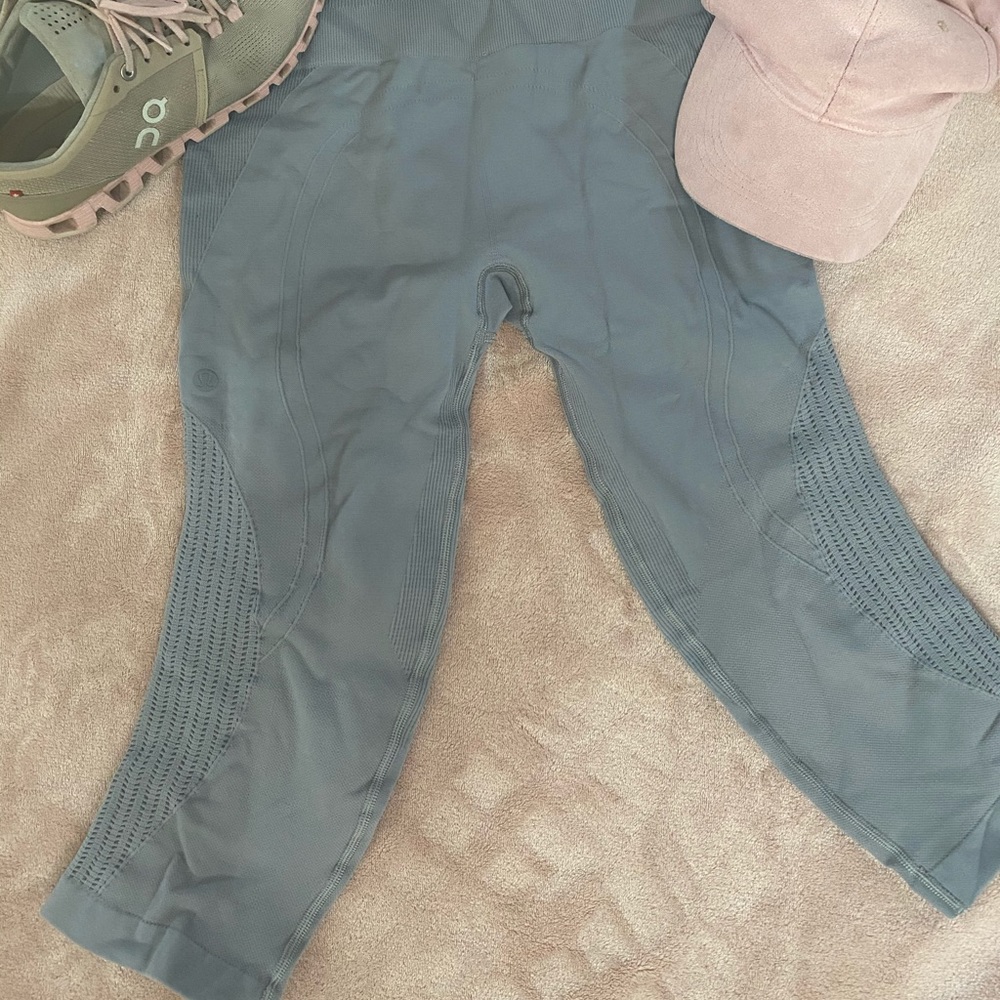 Lululemon cropped tights